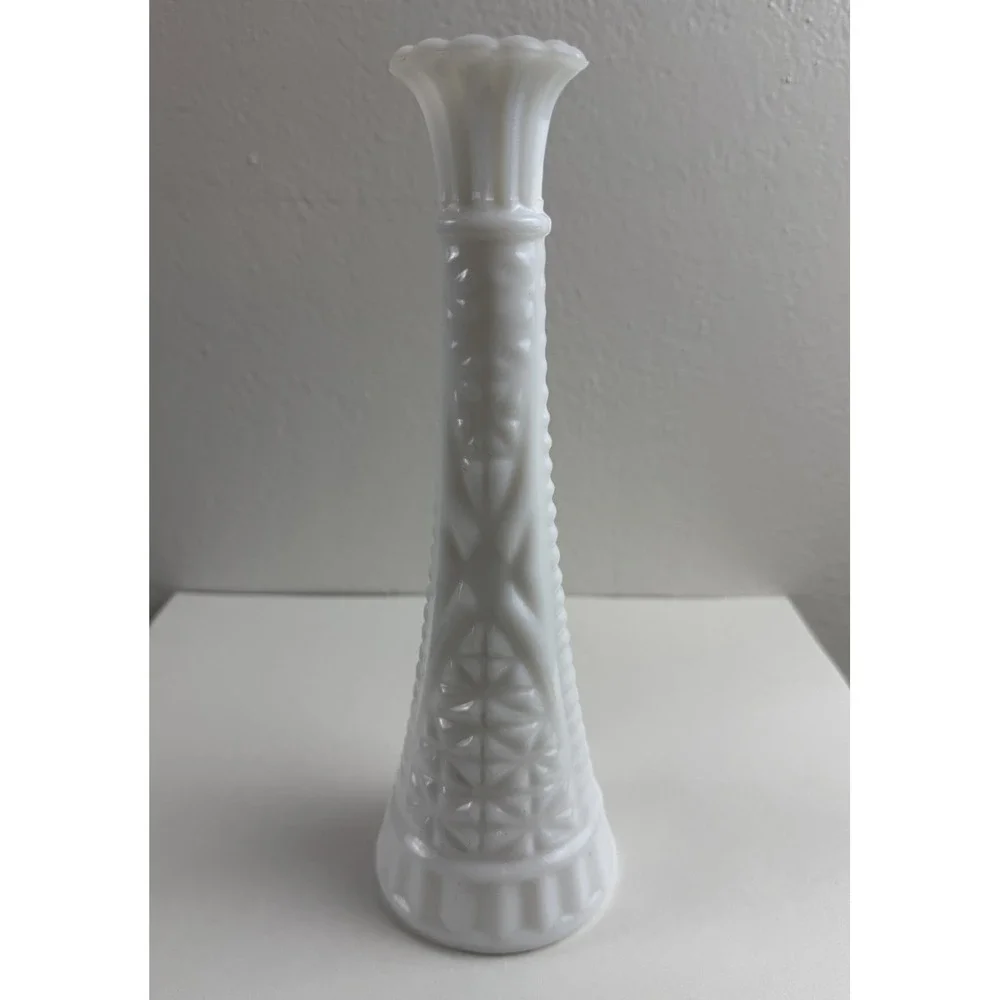 Vtg White Milk Glass Stars And Bars 9